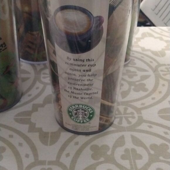 Lot of Starbucks - Picture 4 of 4